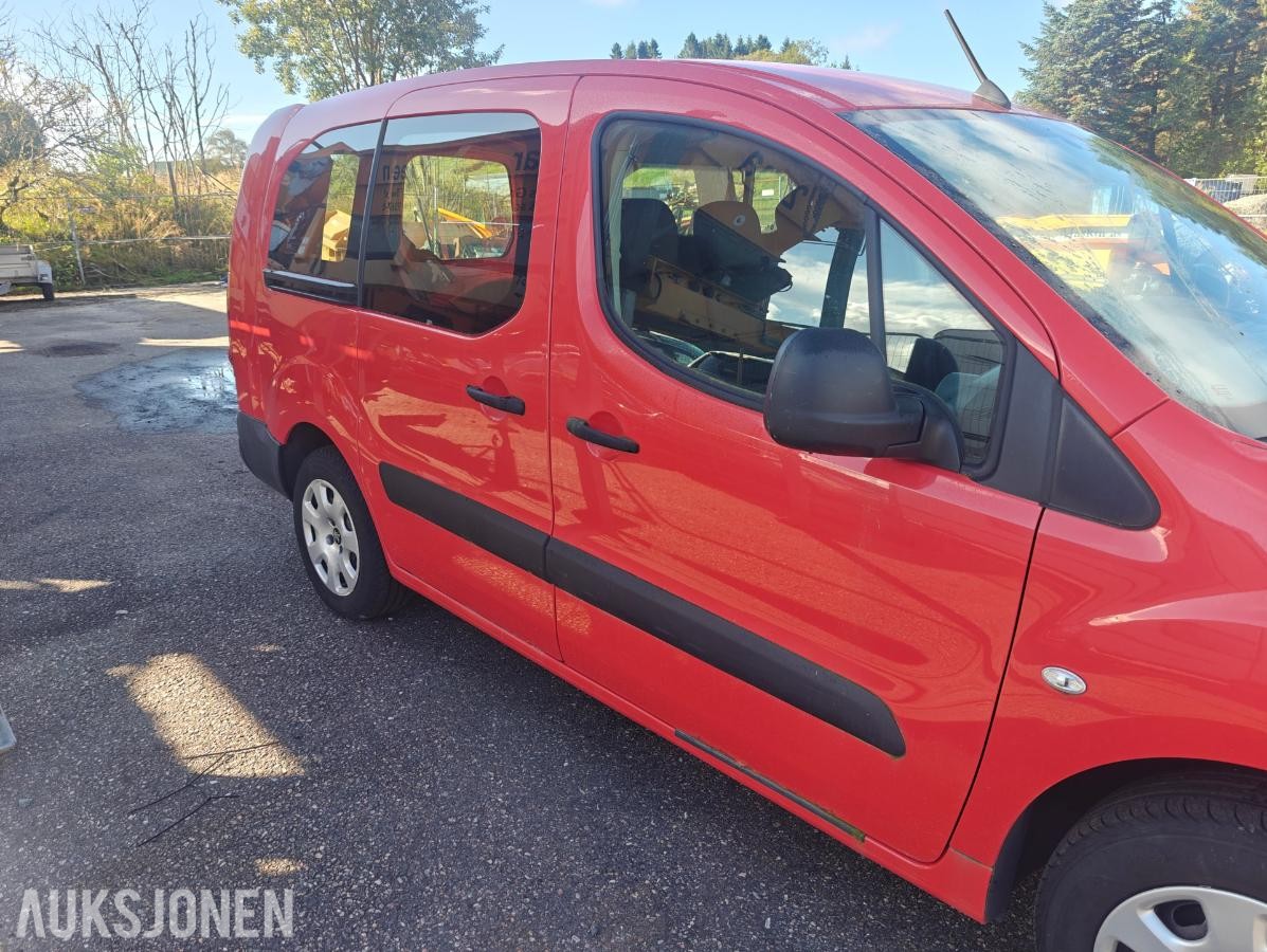 2016 Peugeot Partner 1.6-99 D - Km: 107788
