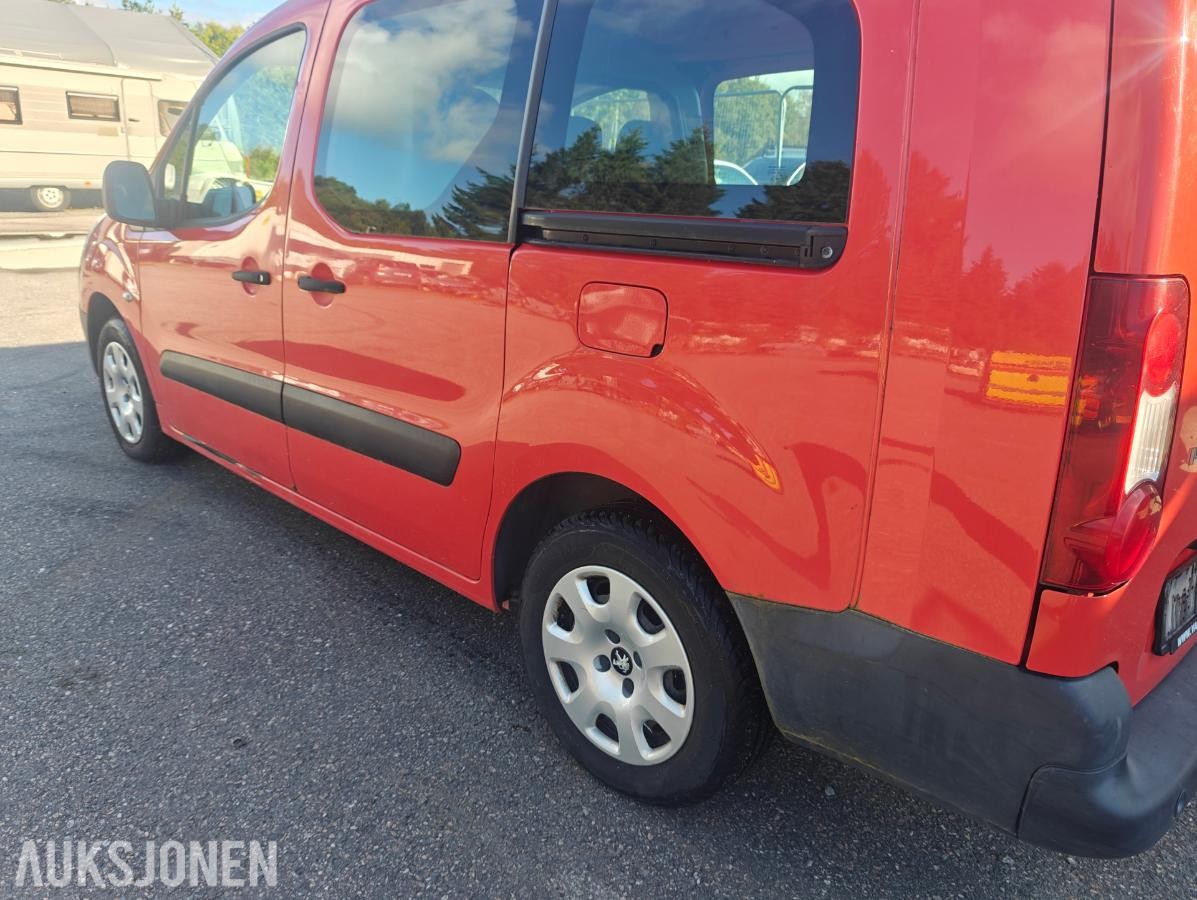 2016 Peugeot Partner 1.6-99 D - Km: 107788