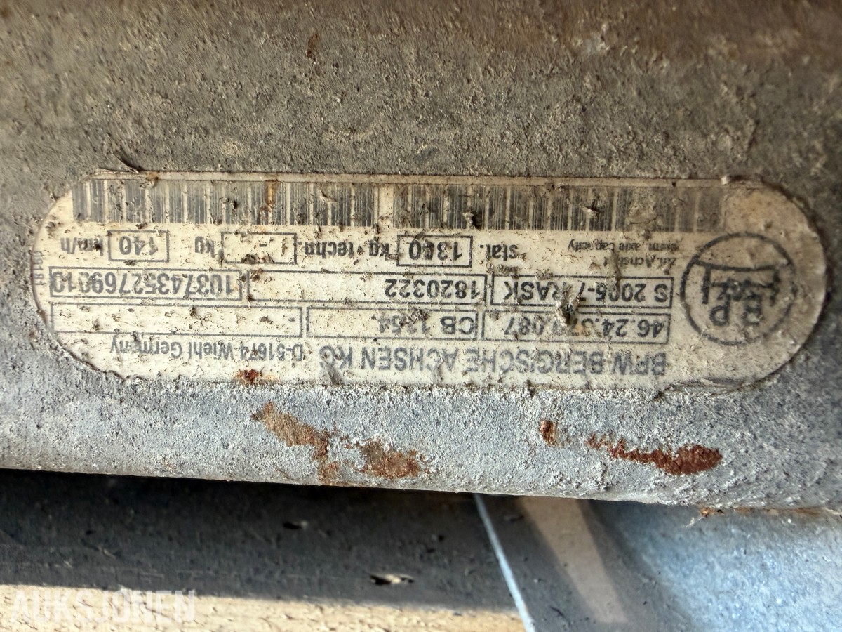 2 stk. Tilhengerakslinger komplett med dekk, 1350kg/stk