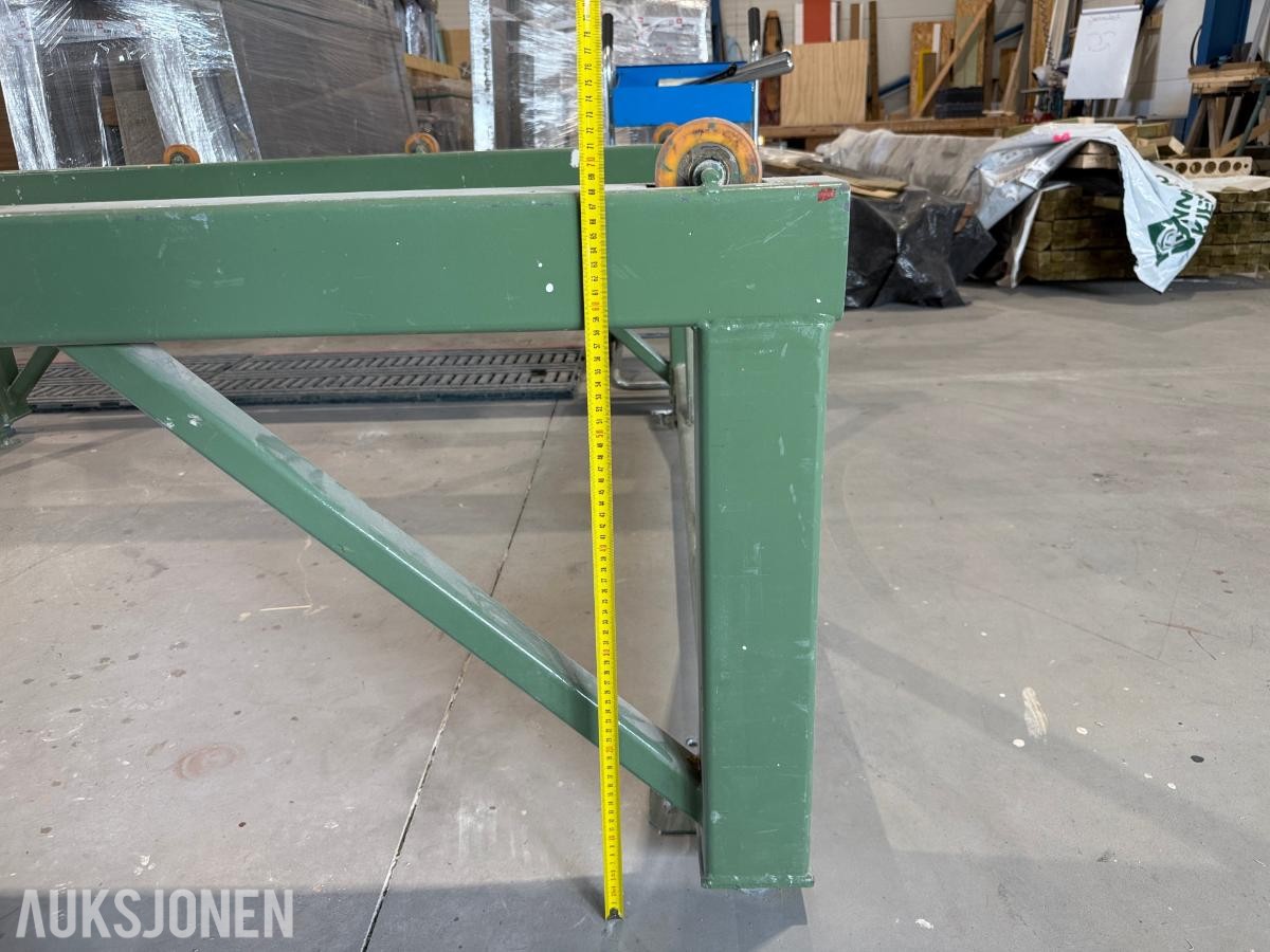 Hydraulisk butterfly-/vendeanlegg for veggelementer