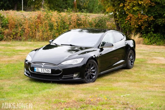 2014 Tesla Model S85 - Gratis Supercharging - EU-godkjent til juni 2028   179800km