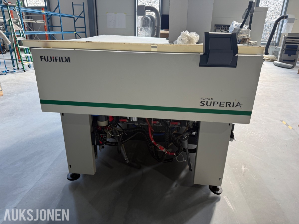 2018 Fujifilm Superia Quartz III 125