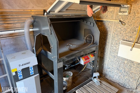 Kraemer PK900E 900L sandblåsekabinett med støvavsug