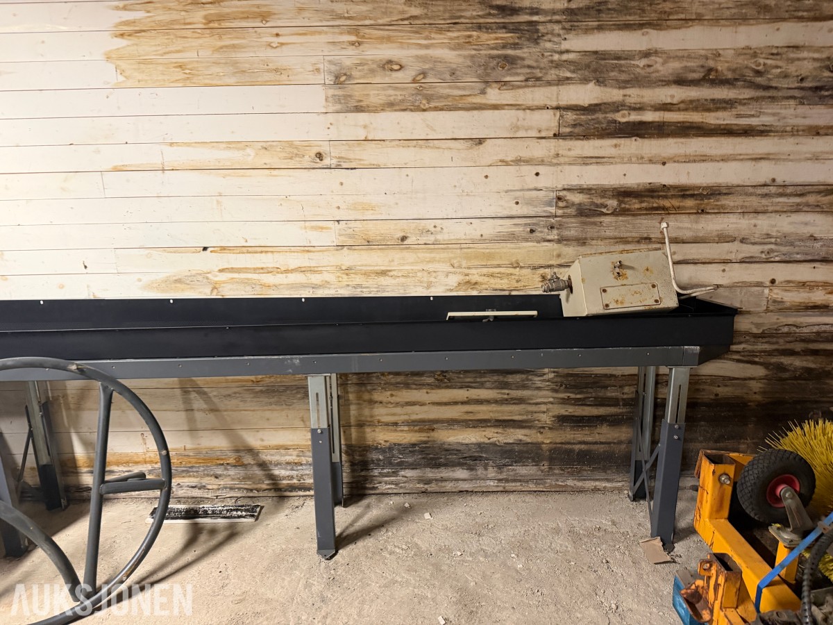 Bomar Ergonomic 320.250 DG manuell båndsag.
