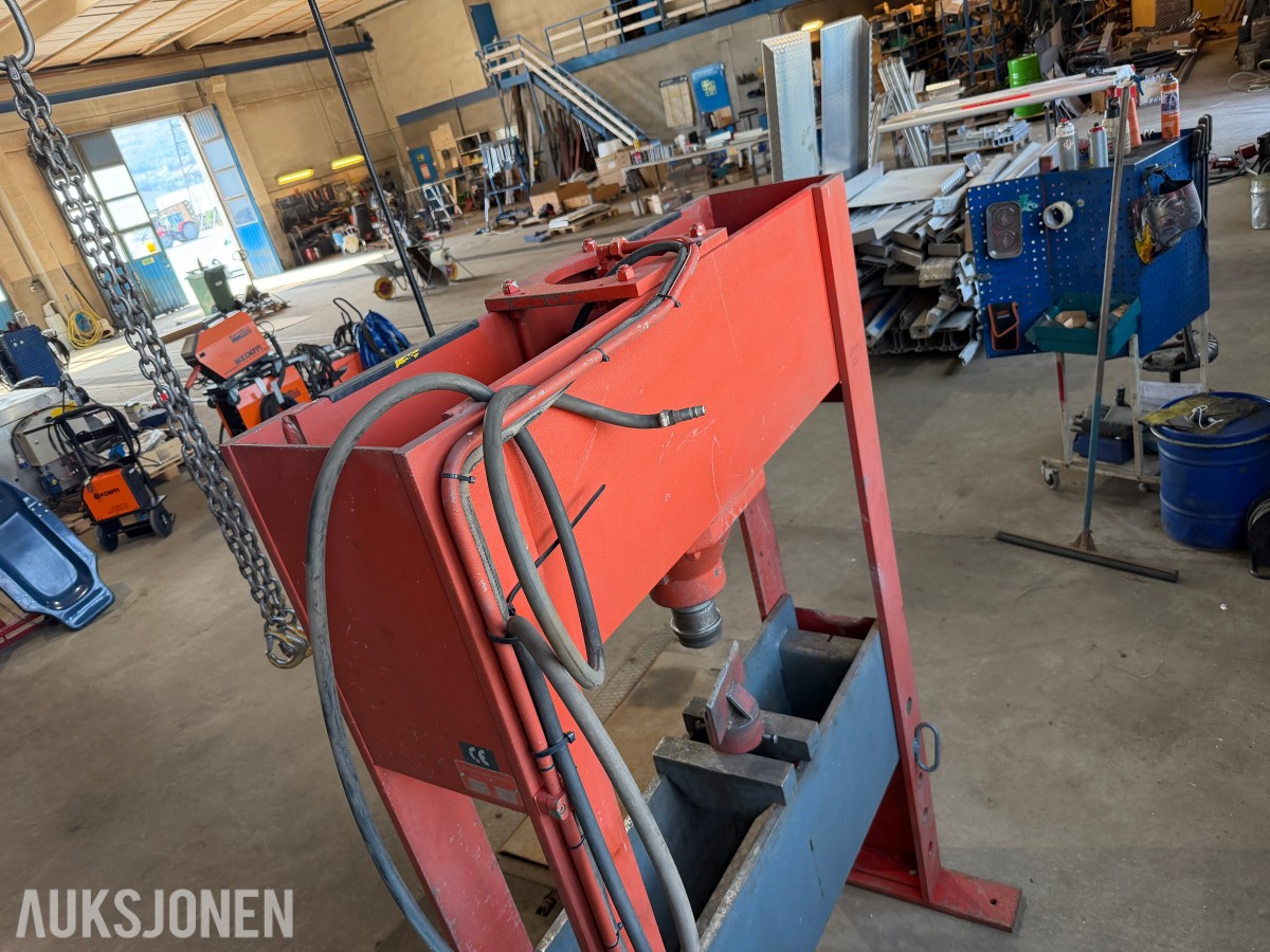 Stenhøj 60 tonn hydraulisk verkstedpresse – 600 kN