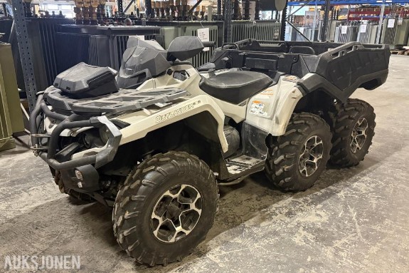 2014 Can-Am Outlander 6x6 XT 1000 V-Twin EFI 1 178 km m/ vinsj og tippkasse 