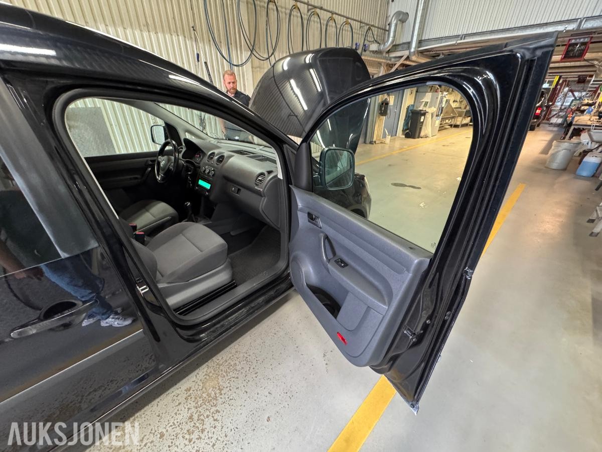 2015 Volkswagen Caddy 1.6-102 D / EU-ok / 82986km