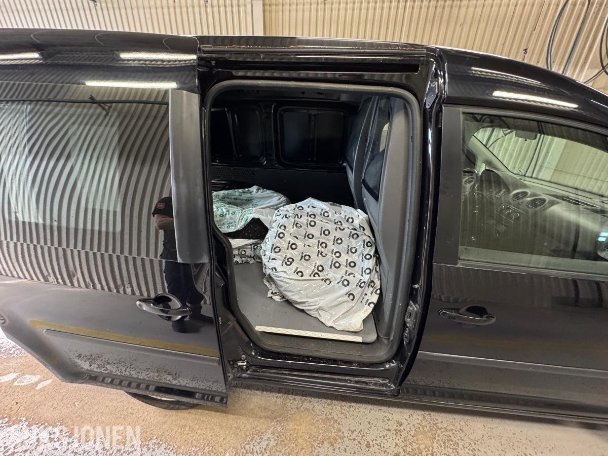 2015 Volkswagen Caddy 1.6-102 D / EU-ok / 82986km