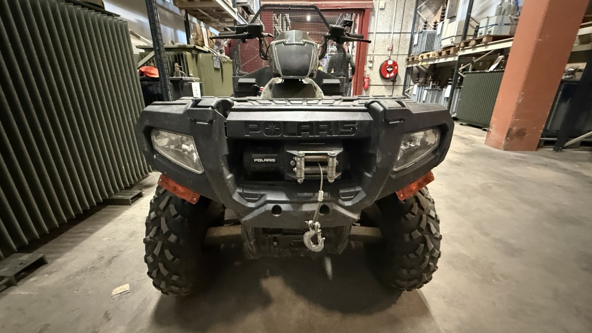 2010 Polaris Sportsman 800 6X6 1308km m/ - vinsj og lasteplan 