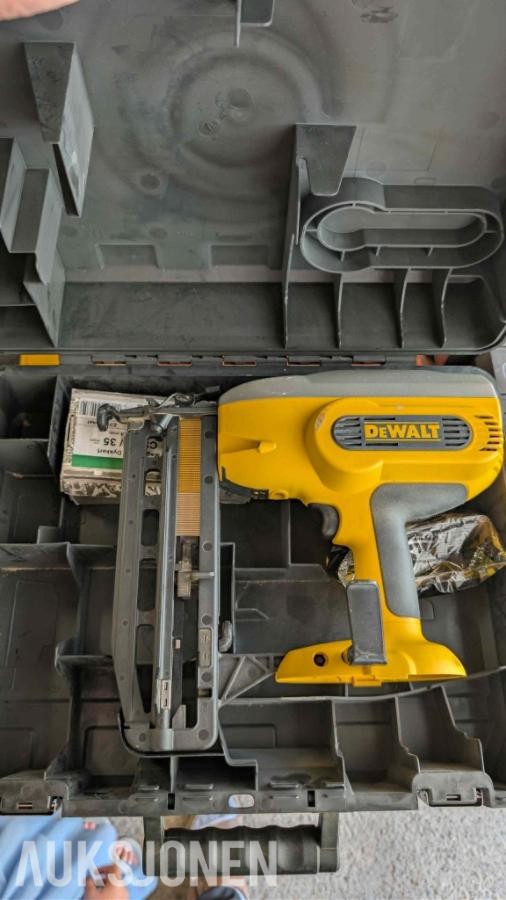 Stor samling med verktøy - dewalt, paslode, fine, +++