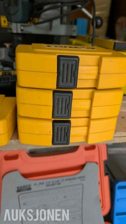 Stor samling med verktøy - dewalt, paslode, fine, +++