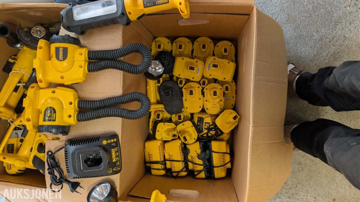 Stor samling med verktøy - dewalt, paslode, fine, +++