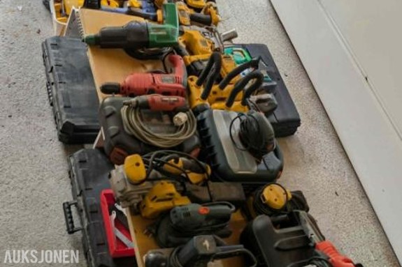 Stor samling med  verktøy -  dewalt, paslode, fine, +++