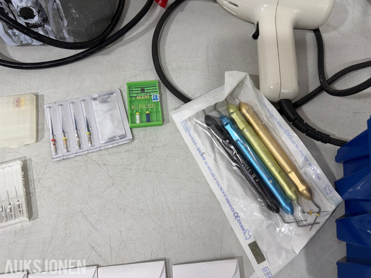 Større parti dentalutstyr – instrumenter, endodonti, behandlingsenheter og tilbehør