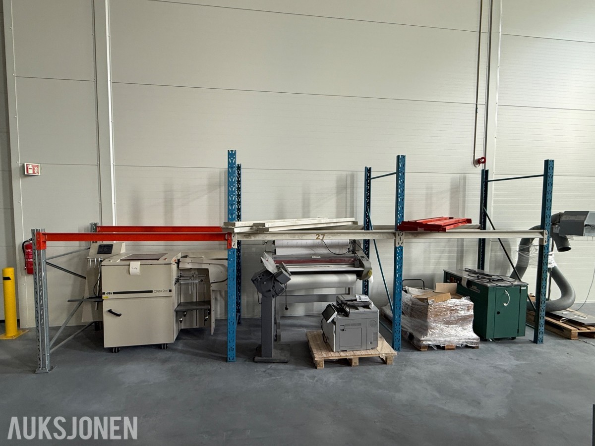 Stor mengde reoler