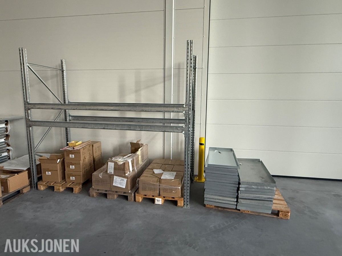 Stor mengde reoler