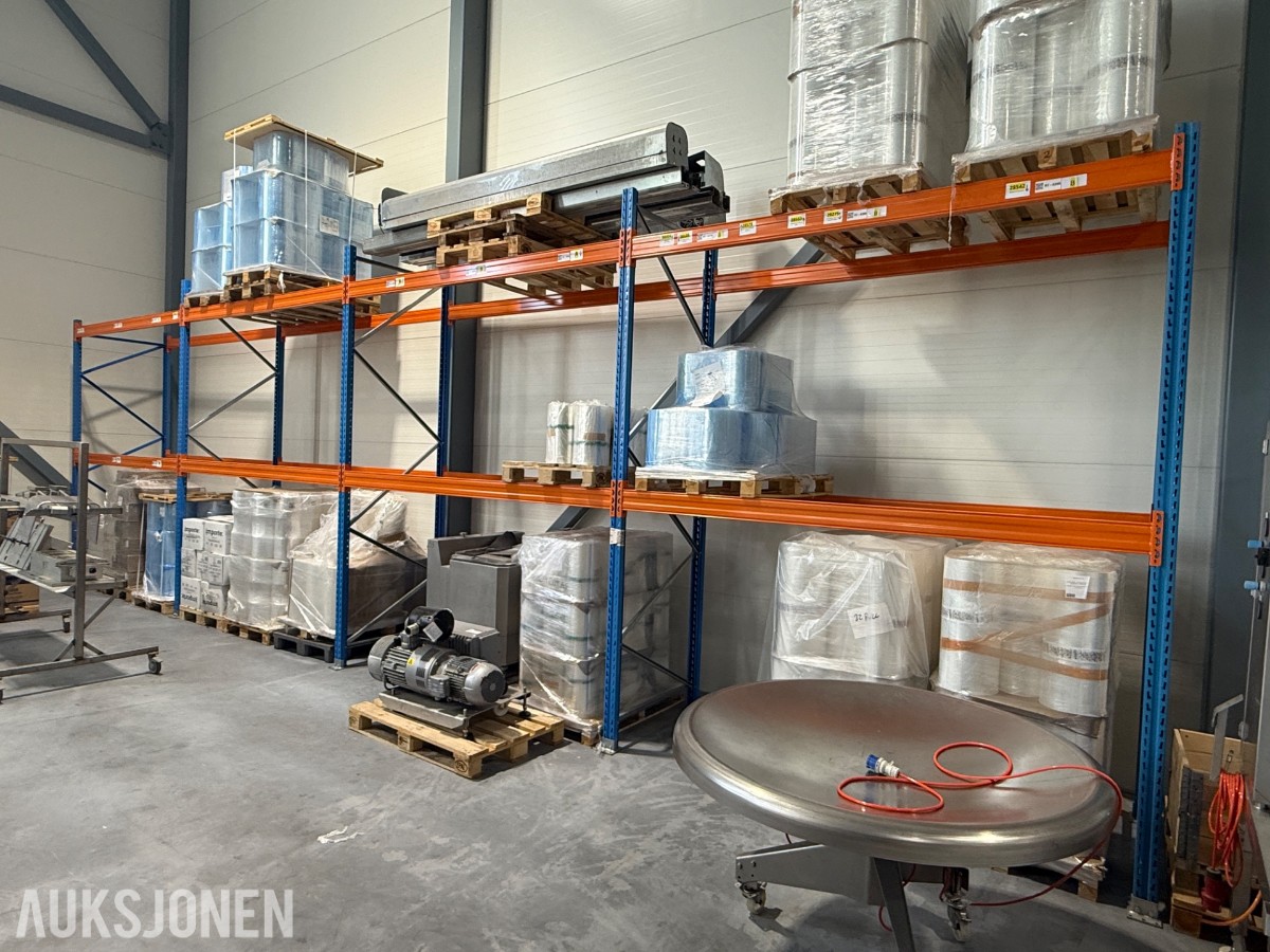 Stor mengde reoler
