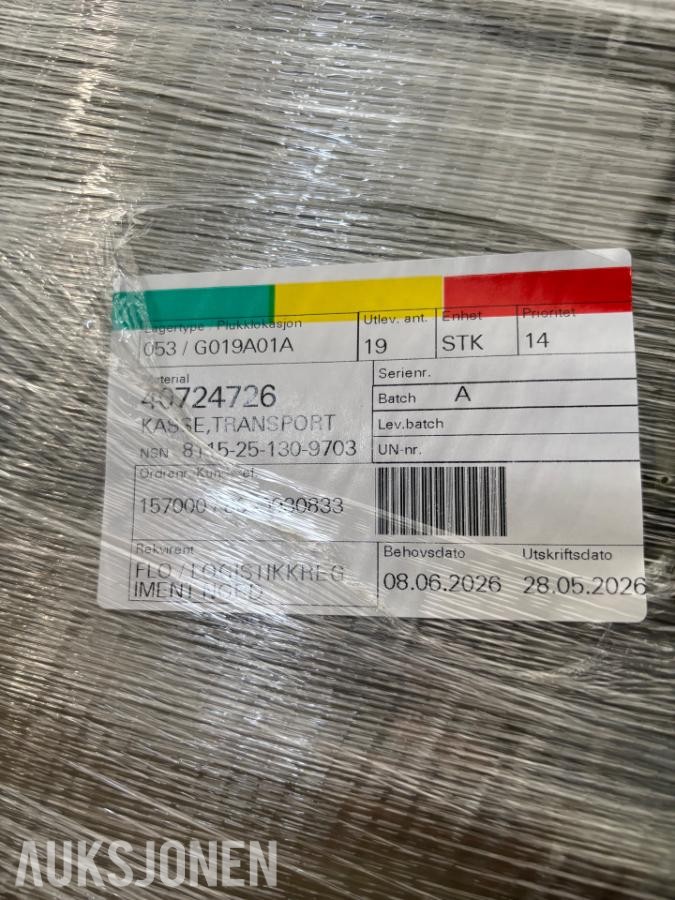 19 stk. Forsvarets transportkasser