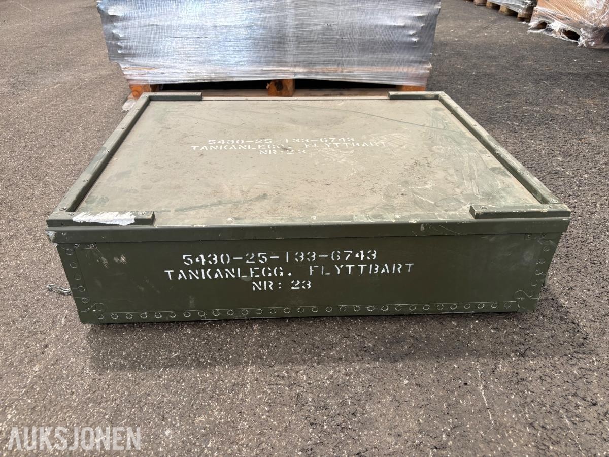 19 stk. Forsvarets transportkasser