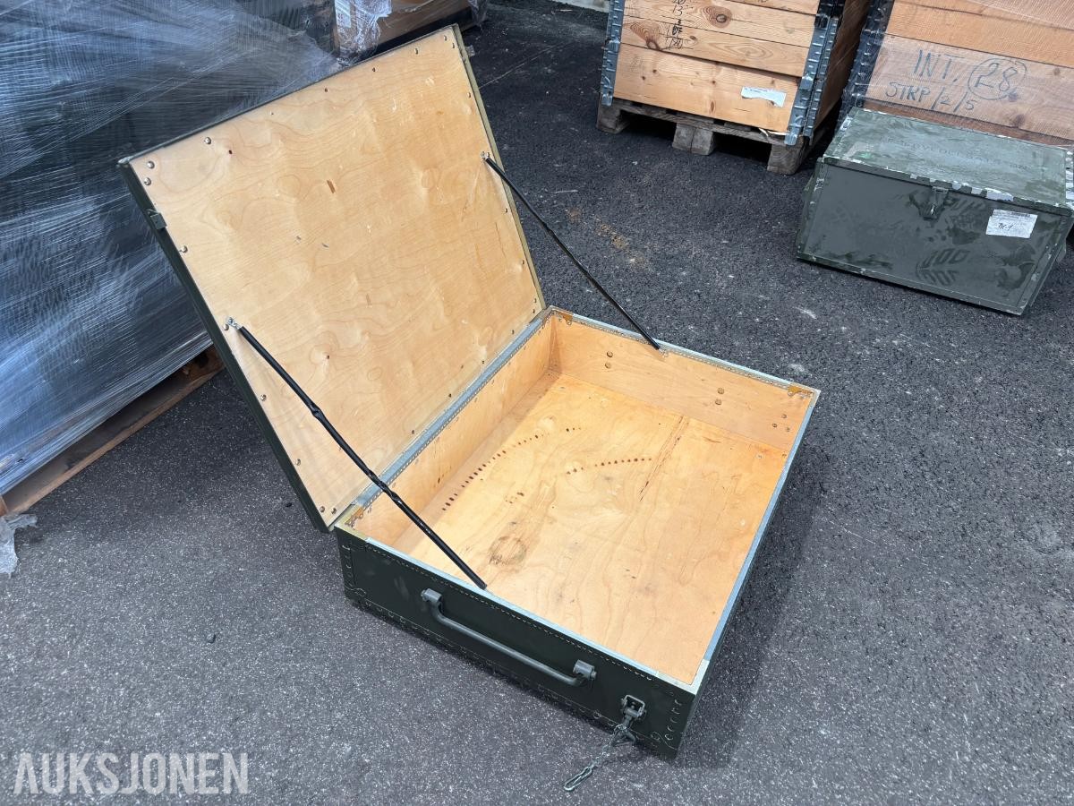 19 stk. Forsvarets transportkasser
