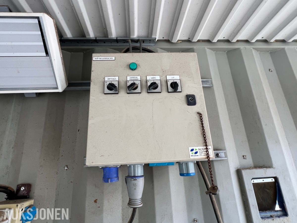 15 fot BNS 10-C13-LC sagcontainer med Ernex gjerdesag