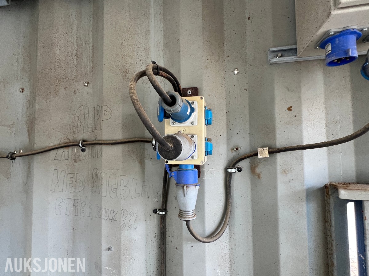 15 fot BNS 10-C13-LC sagcontainer med Ernex gjerdesag