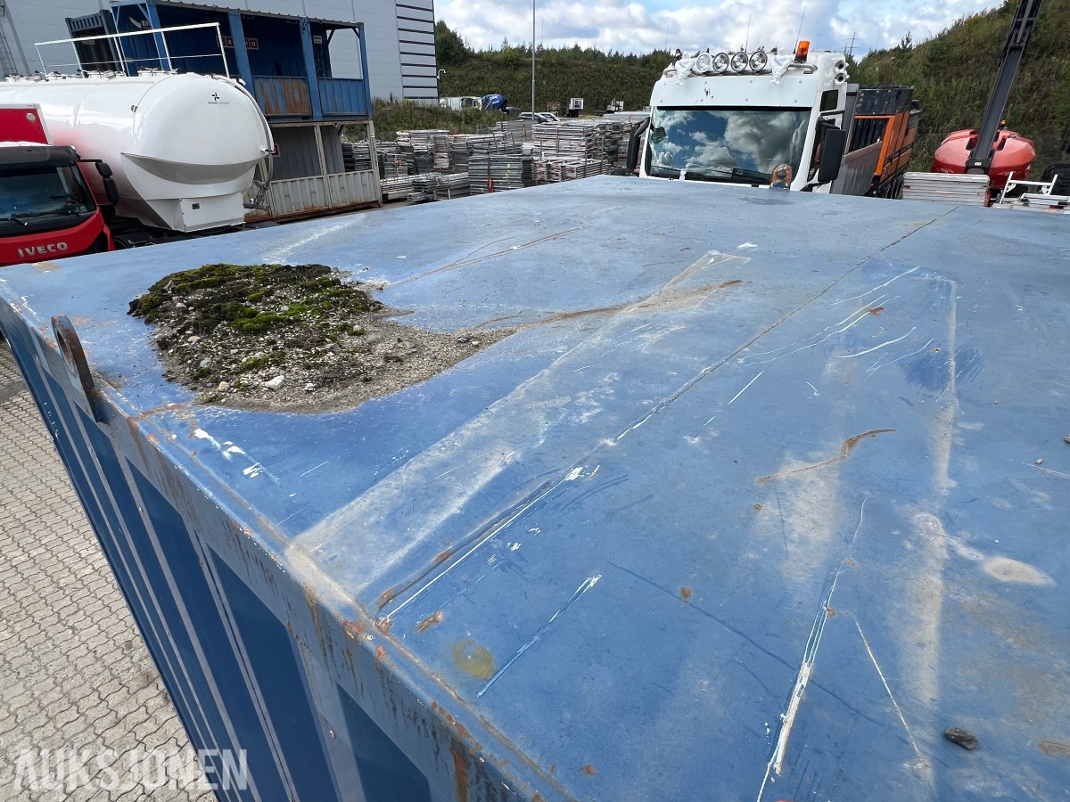 15 fot BNS 10-C13-LC sagcontainer med Ernex gjerdesag