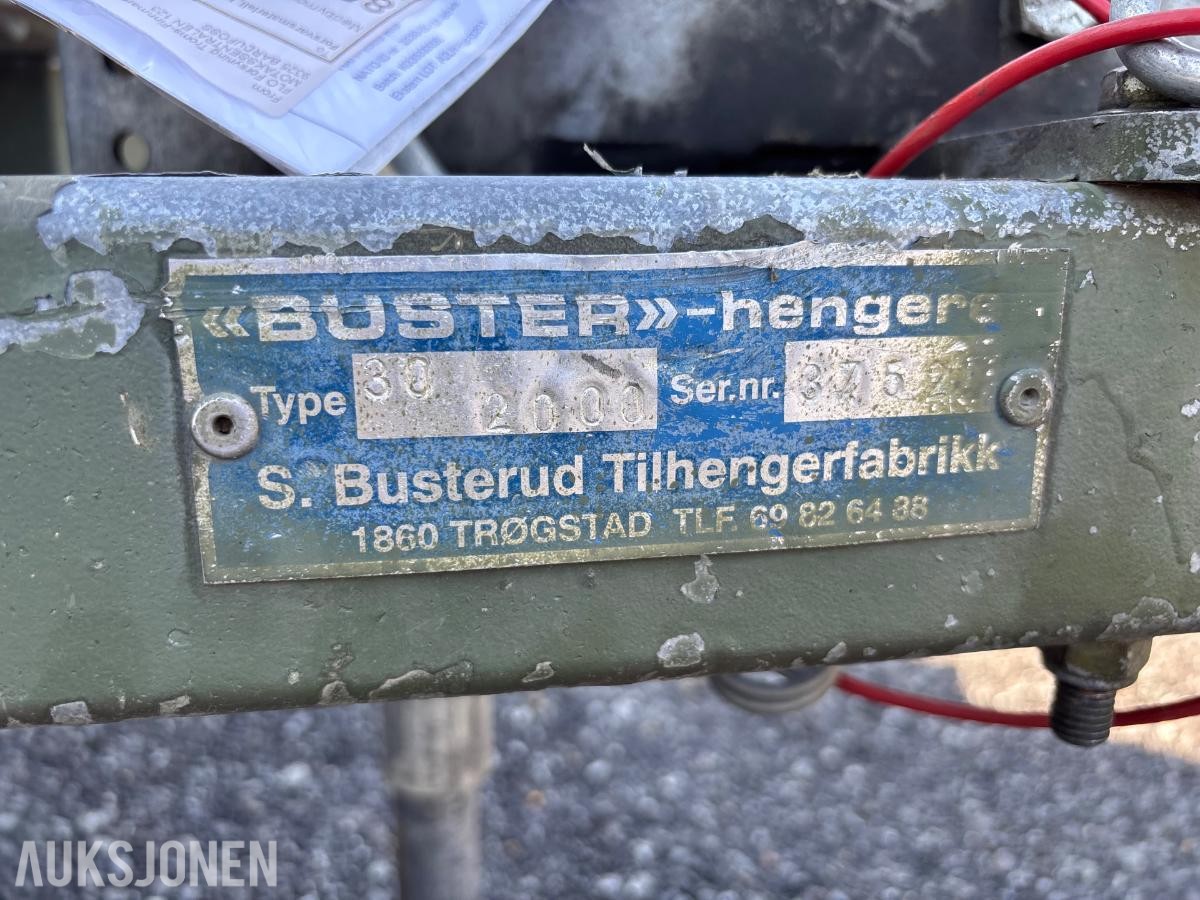 2001 Buster hundehenger med 4 oppvarmede rom