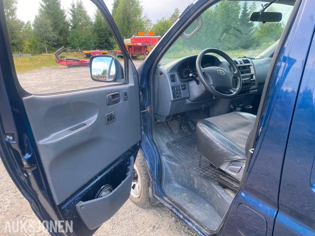 2006 Toyota HiAce 4WD, 6 seter, Hengerfeste