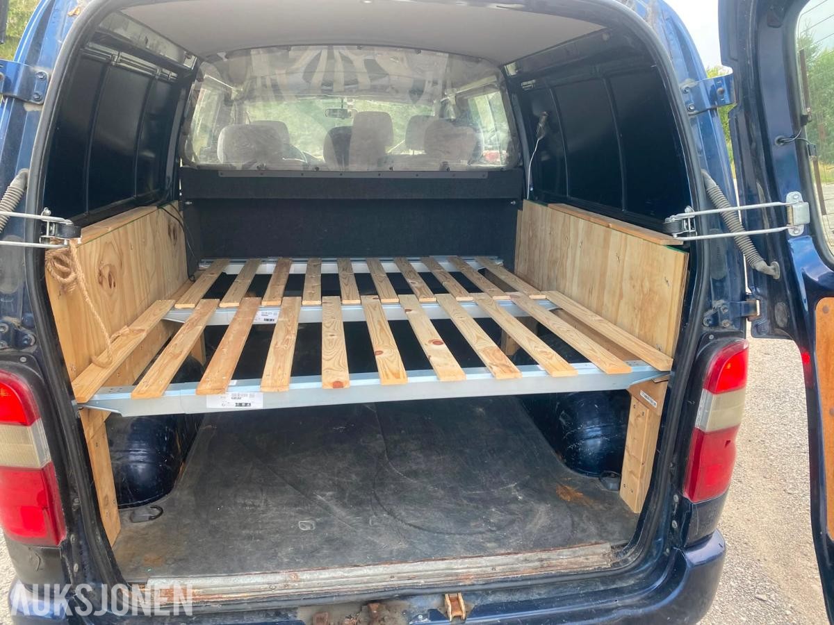 2006 Toyota HiAce 4WD, 6 seter, Hengerfeste