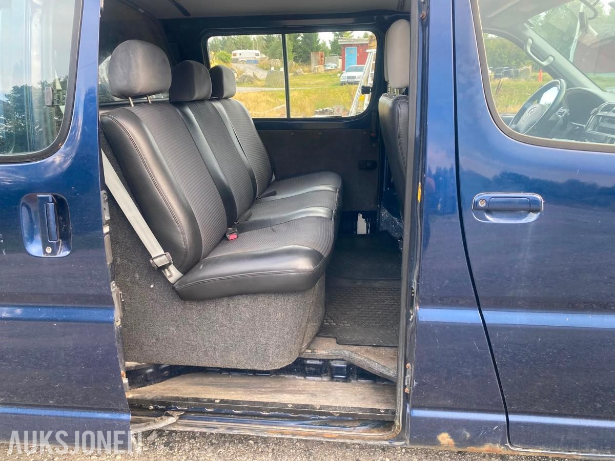 2006 Toyota HiAce 4WD, 6 seter, Hengerfeste