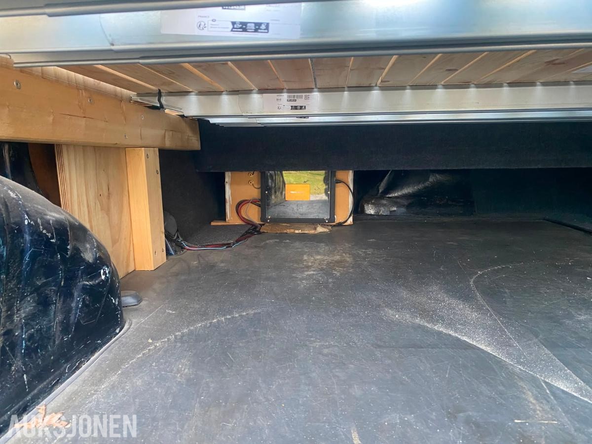 2006 Toyota HiAce 4WD, 6 seter, Hengerfeste