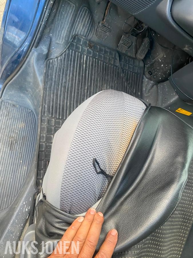 2006 Toyota HiAce 4WD, 6 seter, Hengerfeste