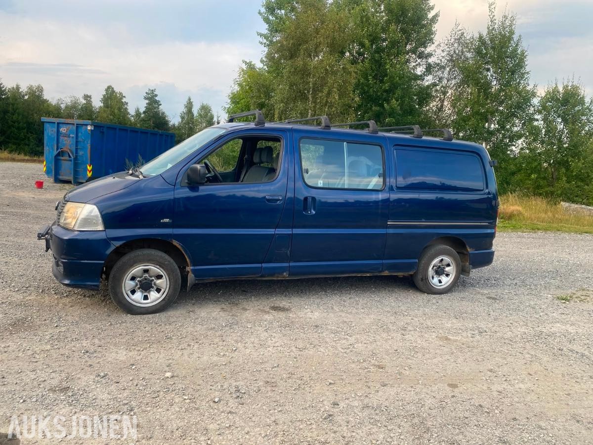 2006 Toyota HiAce 4WD, 6 seter, Hengerfeste