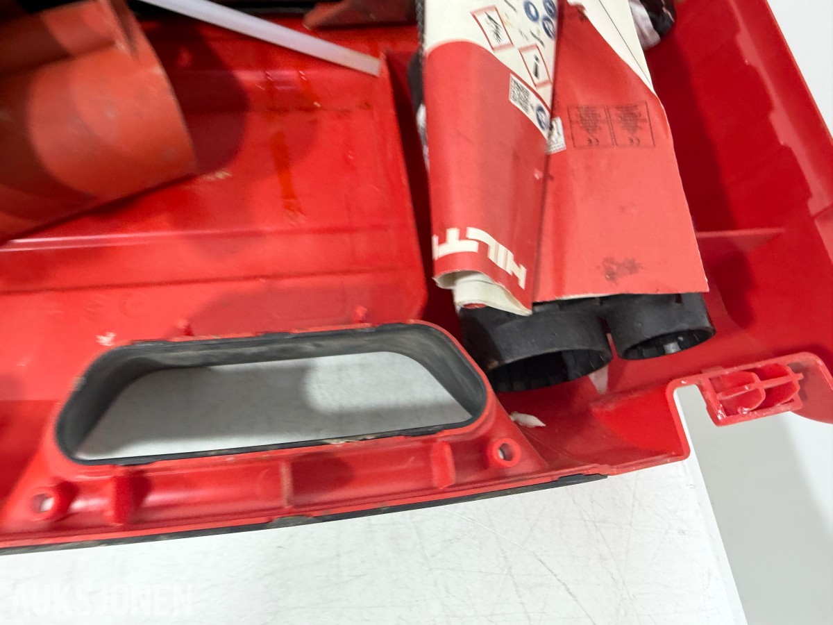 Stort parti Hilti batteriverktøy, batterier, ladere og festeverktøy 