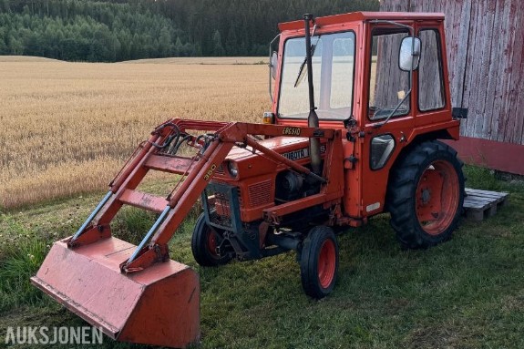 1975 Traktor - Kubota L175, 627 timer – Bergsjø frontlaster – Snøskjær – Pallegaffel