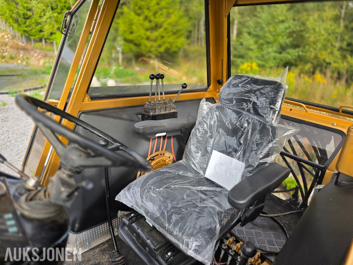 1982 Swed-Trac traktor ST 1674-10 samlerobjekt med 6-sylindret Scania diesel motor