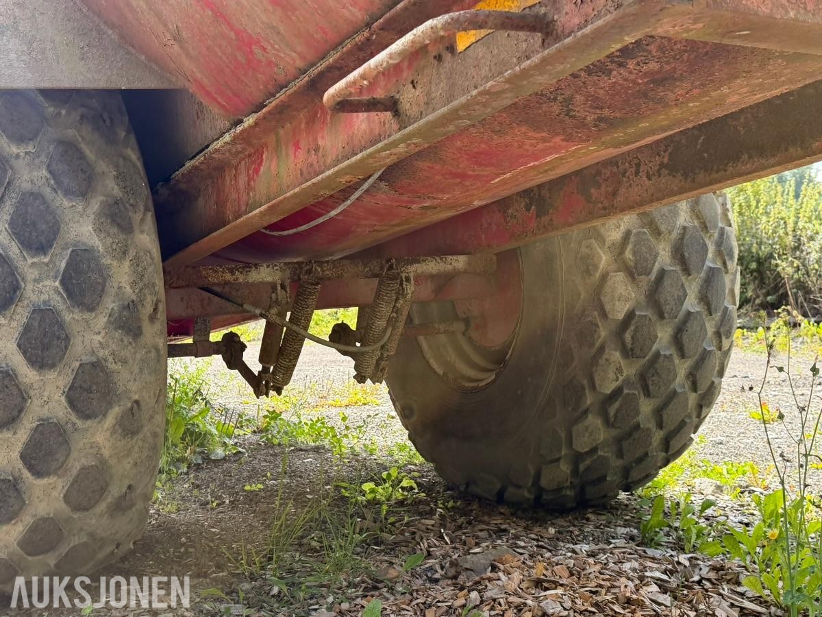 1997 BS Vognen Vanntank 12000L med trekkule