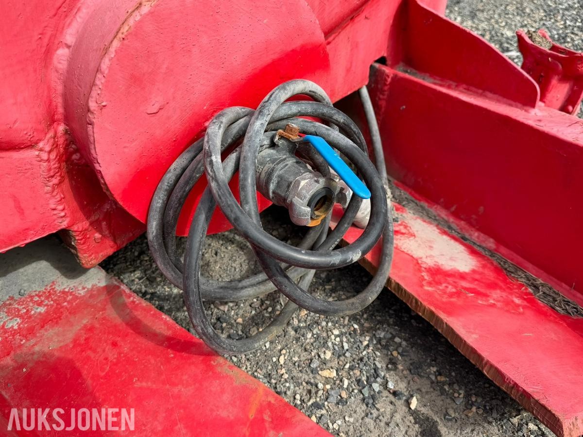 1997 BS Vognen Vanntank 12000L med trekkule
