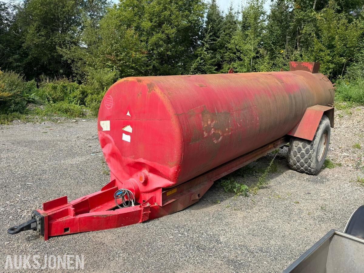 1997 BS Vognen Vanntank 12000L med trekkule