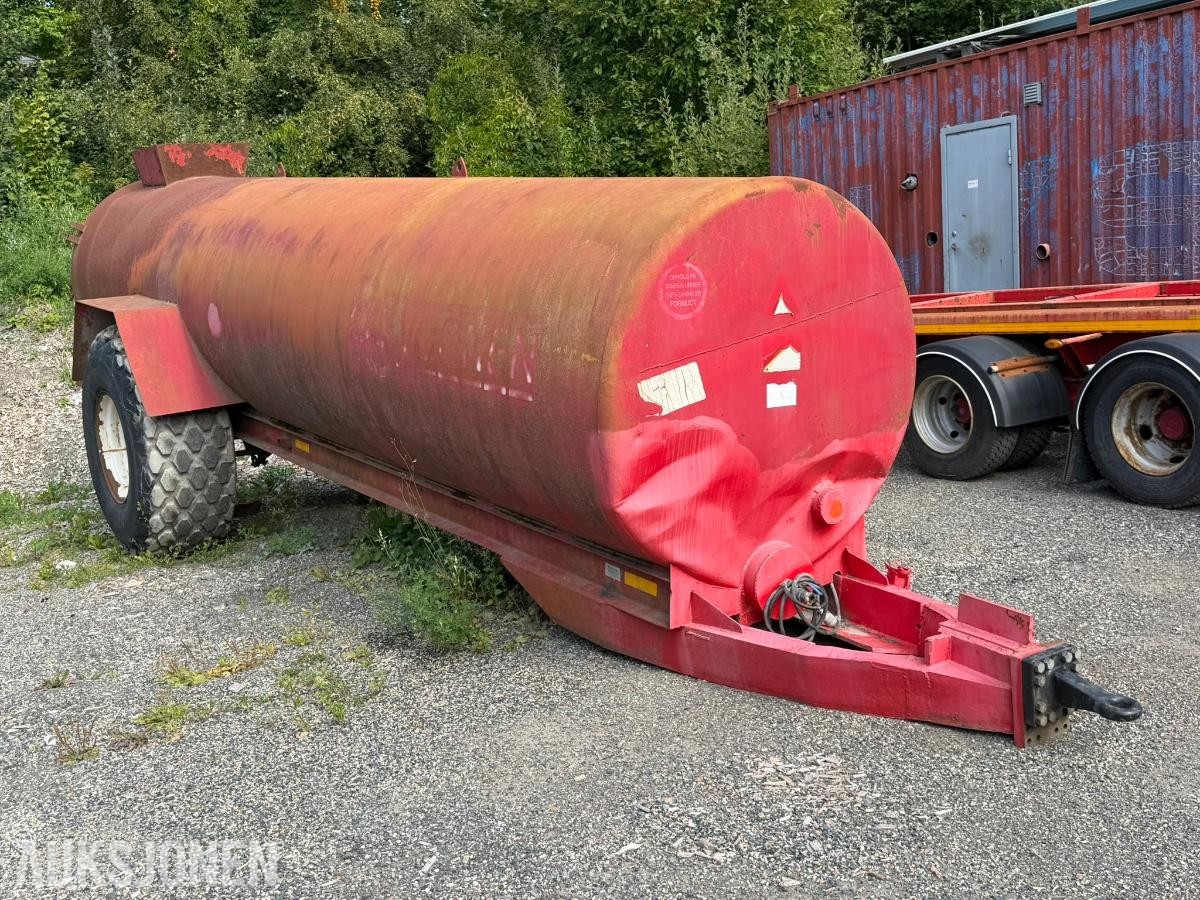 1997 BS Vognen Vanntank 12000L med trekkule
