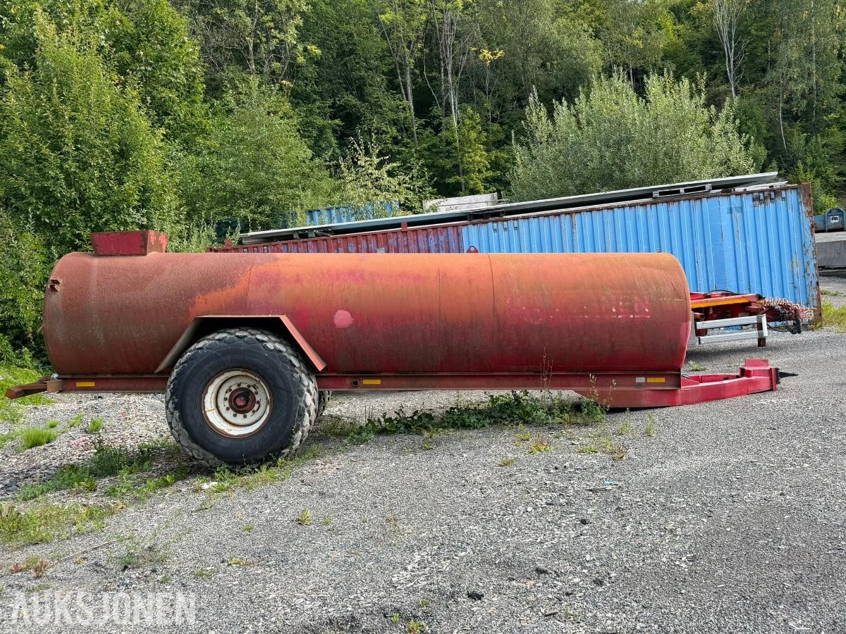 1997 BS Vognen Vanntank 12000L med trekkule
