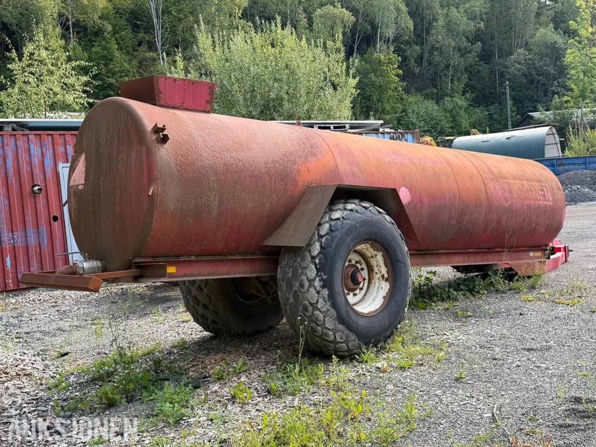 1997 BS Vognen Vanntank 12000L med trekkule