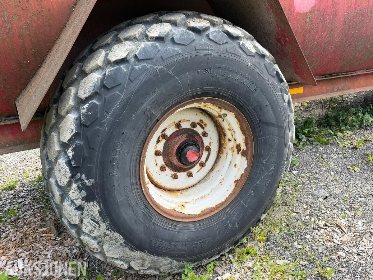 1997 BS Vognen Vanntank 12000L med trekkule