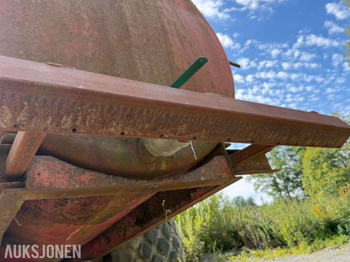1997 BS Vognen Vanntank 12000L med trekkule