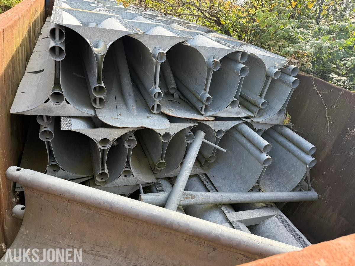 GMM Krokcontainer full av Mini-Guard veihindring