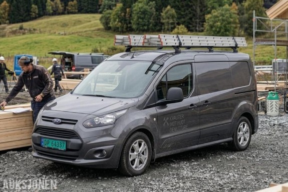 2014 L2 Ford Transit Connect 1.6 150hk bensin 3-seter, Automat, Lang, krok