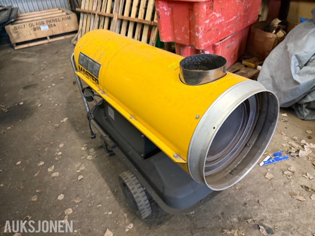 2010 Master BV 110 E indirekte fyrt byggvarmer - 33 kW - diesel eller parafin - 1800 kubikkmeter per time - 230 V