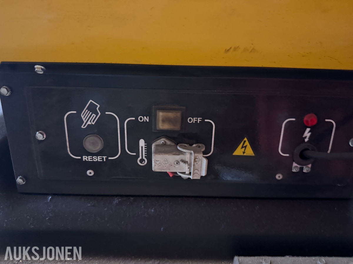 2010 Master BV 110 E indirekte fyrt byggvarmer - 33 kW - diesel eller parafin - 1800 kubikkmeter per time - 230 V