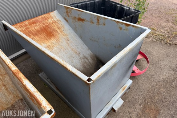 Tippcontainer for gaffeltruck - selvtippende - gjennomgående gaffellommer - stålkonstruksjon - innvendig lengde 1,43 meter